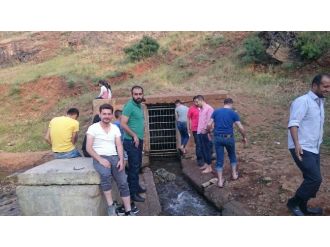 Muş’ta Gençler İftarı Çeşme Başlarında Bekliyor