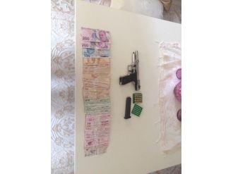 Ptt Soyguncusu Evinde Paraları Sayarken Yakalandı
