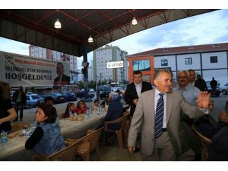 Başkan Dr. Memduh Büyükkılıç İftar Sofrasında