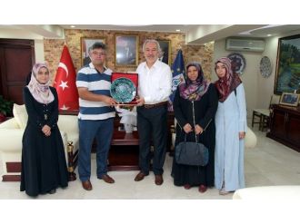 Lalezar Kur’an Kursu’ndan Başkan’a Ziyaret