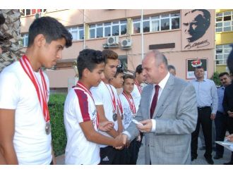 Silifke’de Şampiyonlar Altınla Ödüllendirildi