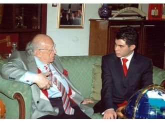 9. Cumhurbaşkanı Süleyman Demirel’e Türkiye Gençliğinden Büyük Vefa Örneği