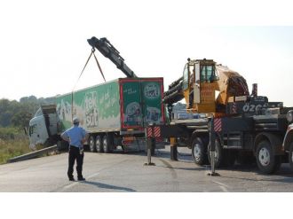 Tır Kurtarma Operasyonu Çileye Döndü
