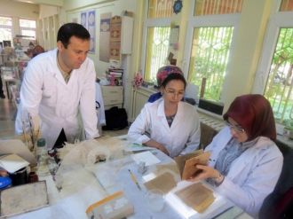 Türkmen Milli El Yazmaları Enstitüsü Uzmanlarına Cilt Ve Restorasyon Eğitimi Verildi