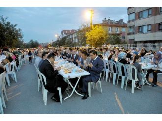Keçiören’de Dört Mahalle Aynı İftar Sofrasında Buluştu
