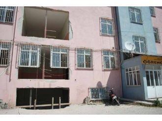 Pazarlar Çok Programlı Lisesi Binalarında Güçlendirme Çalışmaları Devam Ediyor