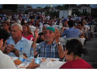 Kepez’de İftar Sofrası Bu Kez Kepezaltı Ve Göçerler’de Kuruldu