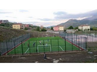 Niğde İl Özel İdaresi Niğde’nin Her Yerine Futbol Sahası Yapıyor