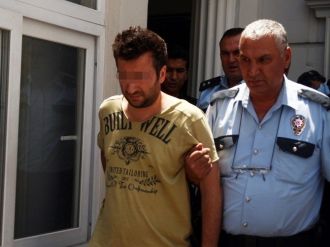 Tacizle Suçlanan Polis Dehşet Saçtı