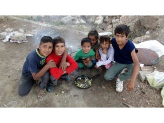 9 Kişilik Ailenin Tek Göz Barakada Yaşam Mücadelesi