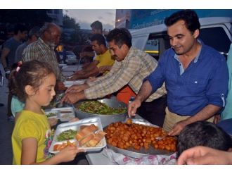 Demreliler Oruçlarını Büyükşehir İftar Çadırında Açıyor