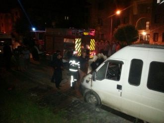 Park Halindeki Minibüs Yandı