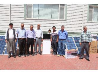 Diyarbakır’da Arıcılara Güneş Enerjisi Paneli Verildi