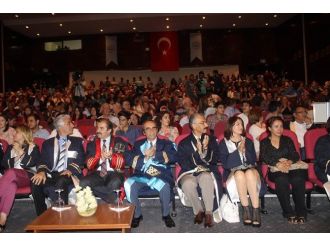 Mimarlık Fakültesi’nde Mezuniyet Sevinci