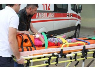 Pencereden Balkona Düşen Çocuk Yaralandı