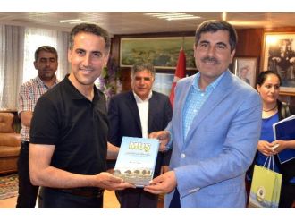 Hdp’li Vekiller Belediye Başkanı Feyat Asya’yı Ziyaret Etti