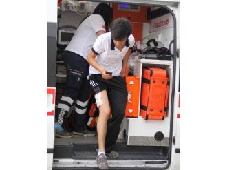 Bıçaklı Saldırıya Uğrayan Genç Hastanelik Oldu
