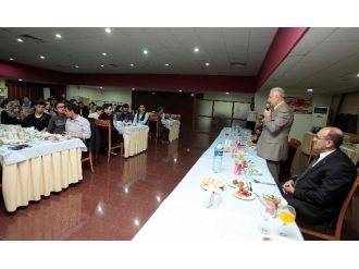 Uluslararası Öğrencilere İftar Yemeği Verildi