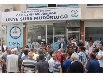 Çeşmelerin Suyu Kesilince Mahalleli Oski’ye Yürüdü