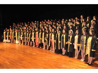 146 Tıp Fakültesi Mezunu Yemin Etti