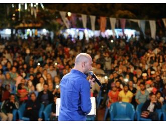 Şiir Sevenler Kahraman Tazeoğlu İle Buluştu