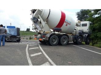 Otomobil İle Beton Mikseri Çarpıştı: 1 Yaralı