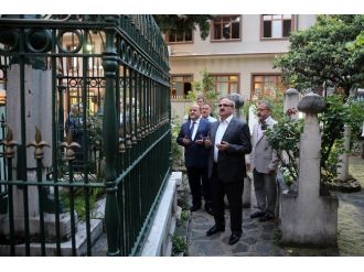 Vali Karaloğlu, Hafızlık Eğitimi Alan Öğrencilerle Birlikte Orucunu Açtı