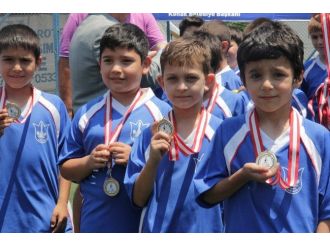 Konak’ta Minik Sporcuların İlk Madalya Sevinci