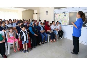 Bayraklı’da Kadınlarına İletişim Dersi