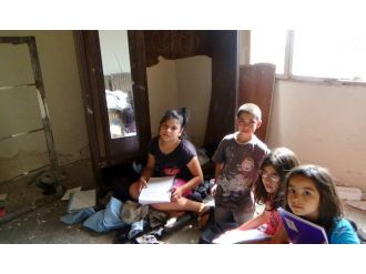 Anneleri Ölen 4 Kardeşin Hayat Mücadelesi Yürek Burkuyor