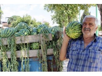 Meşhur Ödemiş Karpuzu Pazarlardaki Yerini Aldı