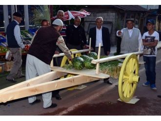 Sarıkamış’ta Merketin Önüne Koyulan Öküz Arabası Satışları Artırdı