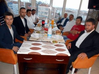 Ülkücü İşçiler Derneği Seyitgazi-kırka Şubesi Üyeleri İftarda Buluştu