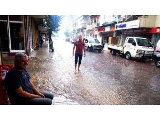 Sarıgöl’de Şiddetli Yağmur Etkili Oldu