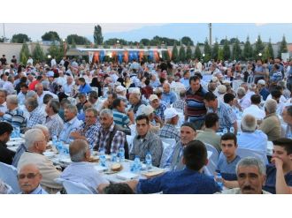 Saruhanlı Ak Parti’den Geleneksel İftar Yemeği