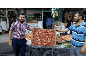 Adıyaman’a Has Ramazan Pidesi Yok Satıyor