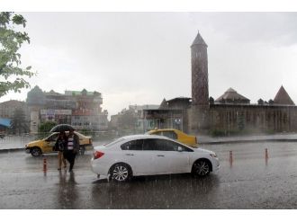 Erzurum’da Kuvvetli Yağış Sele Neden Oldu