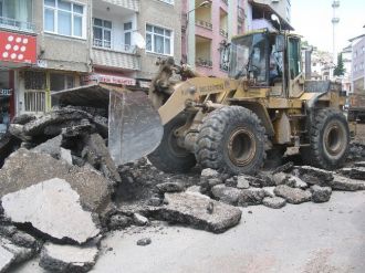 Niksar’da Yağışların Bozduğu Yollar Onarılıyor