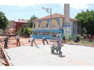 Sarıkaya’da Yol Yapım Çalışmaları Sürüyor