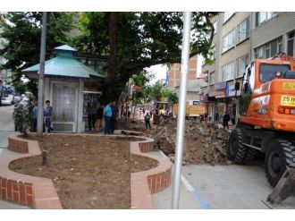 Biga’da Yol Çalışmaları Devam Ediyor