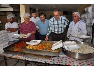 Başkan Özdemir’den Yemek Denetimi
