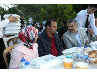 Başkan Çelik Şirket İşçileri Ve Aileleri İle İftarda Bir Araya Geldi