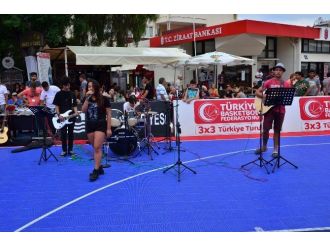 Sokak Basketbol Turnuvası Foça’da Başladı