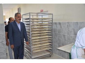 Ağrı Belediye Eş Başkanı Sakık, Halk Ekmek Fırınını Denetledi