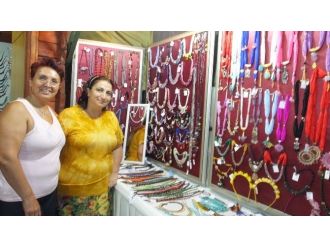 Burhaniye’de Kadınların Takıları İlgi Gördü