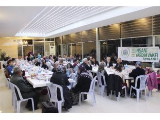 Tavşanlı’da İhh’dan Yetimlere İftar