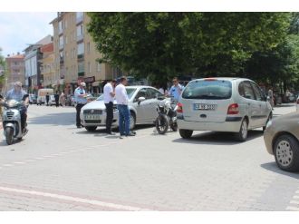 Otomobil İle Motorsiklet Çarpıştı: 1 Yaralı