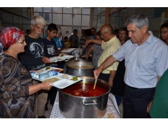 Dalaman Belediyesi’nin İftar Çadırına Yoğun İlgi