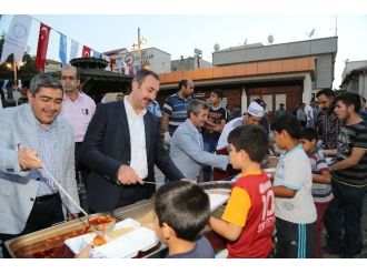 Gül Ve Özkeçeci İftarı Şehreküstü Konaklarında Yaptı