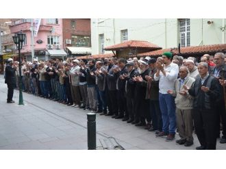 Doğu Türkistan’da Ölenler İçin Eskişehir’de Gıyabi Cenaze Namazı Kılındı